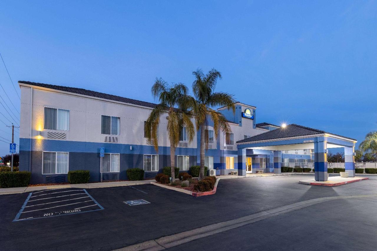 Days Inn By Wyndham Lathrop Ngoại thất bức ảnh